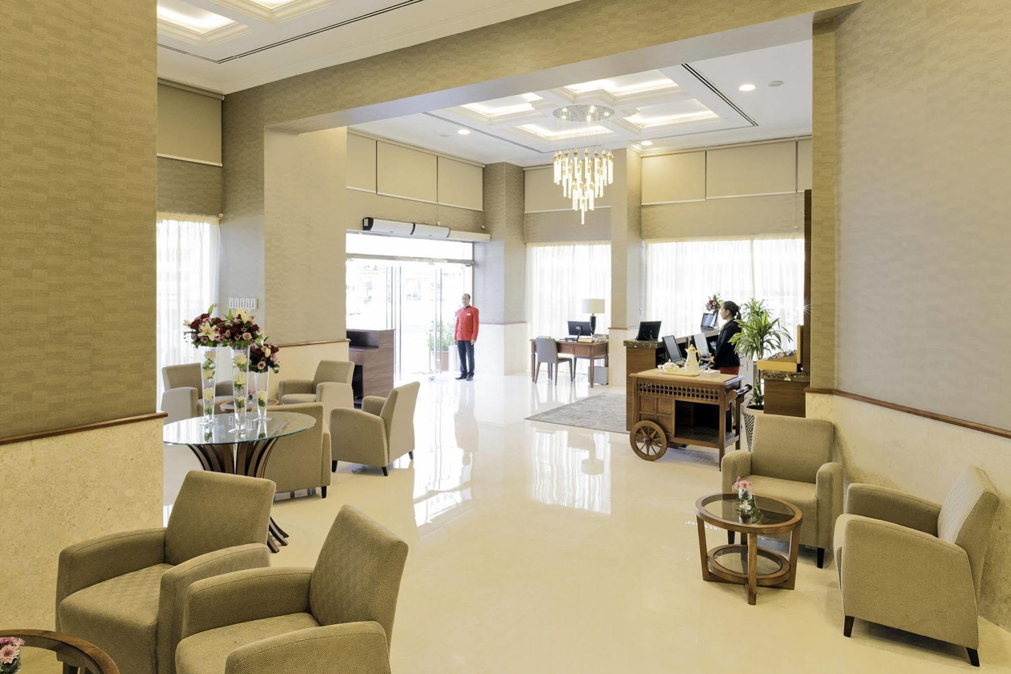 Emirates Plaza Hotel Абу-Даби Экстерьер фото